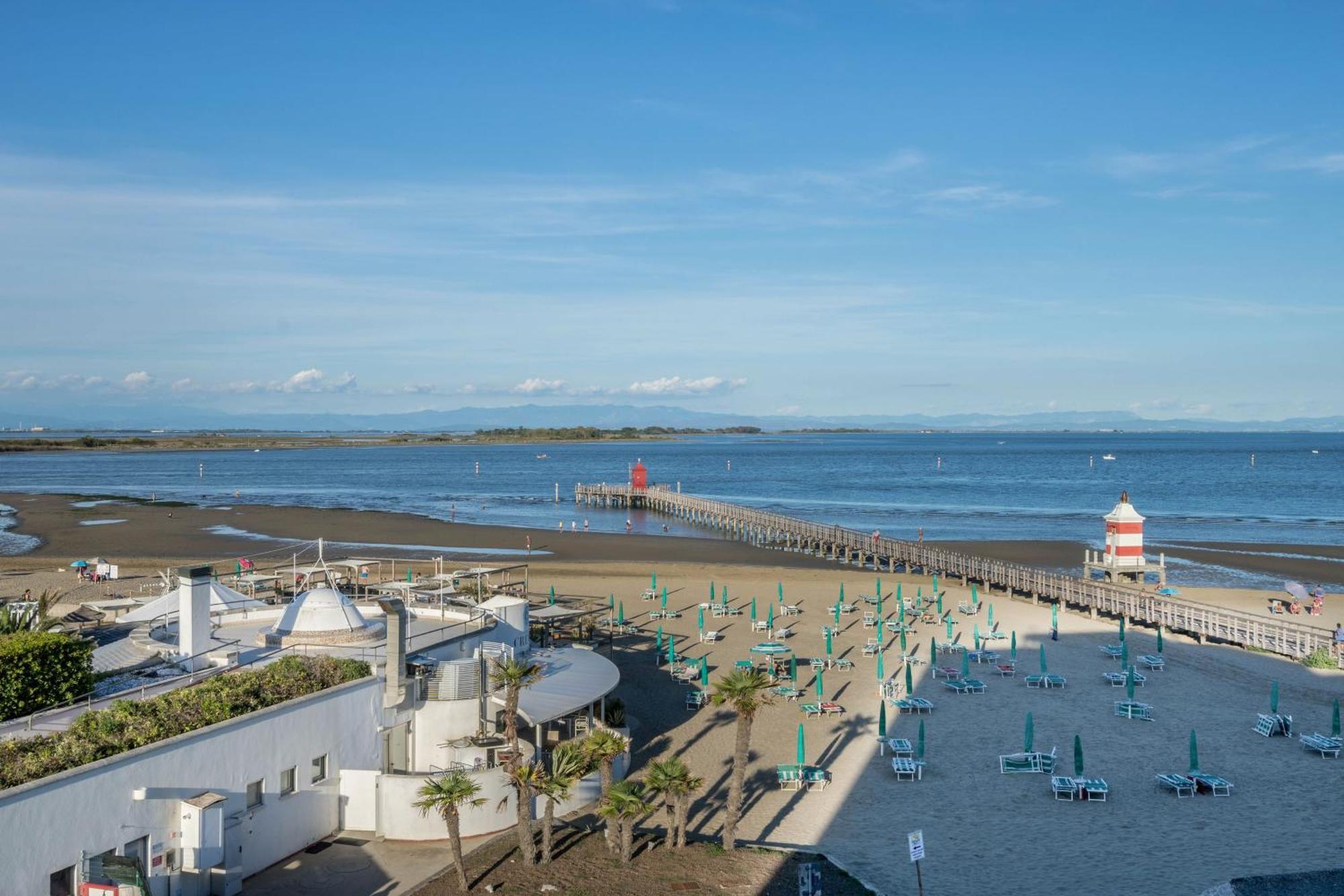 La Terrazza Sul Faro Leilighet Lignano Sabbiadoro Eksteriør bilde